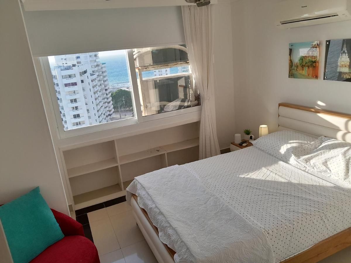 Oceanside 3-bedroom In Fun Tourist Area Cartagena
