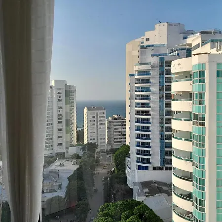 Oceanside 3-bedroom In Fun Tourist Area Apartment *
