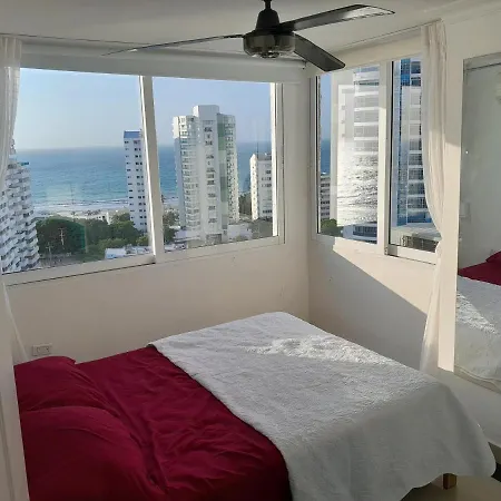 Oceanside 3-bedroom In Fun Tourist Area Apartment