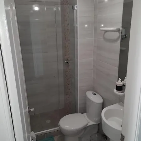 Oceanside 3-bedroom In Fun Tourist Area *